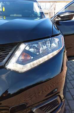 Позашляховик / Кросовер Nissan Rogue 2015 в Сарнах