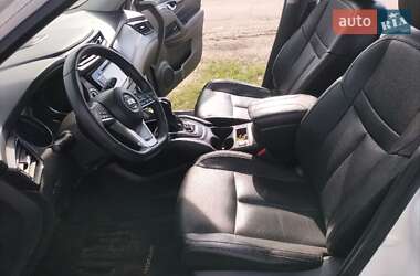 Внедорожник / Кроссовер Nissan Rogue 2018 в 