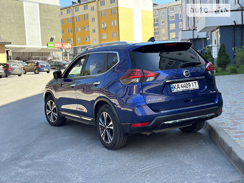 Внедорожник / Кроссовер Nissan Rogue 2017 в Ирпене