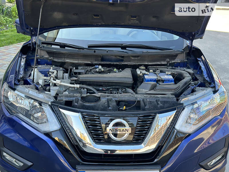 Внедорожник / Кроссовер Nissan Rogue 2017 в Ирпене