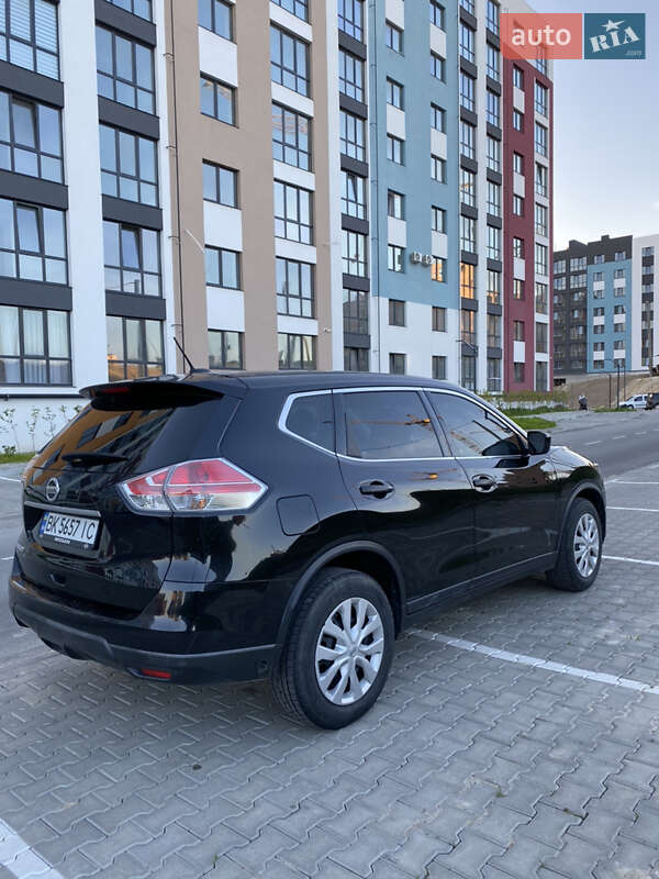 Внедорожник / Кроссовер Nissan Rogue 2016 в Ровно