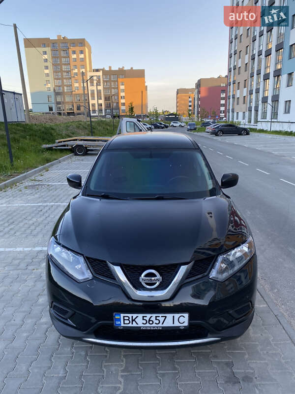 Внедорожник / Кроссовер Nissan Rogue 2016 в Ровно