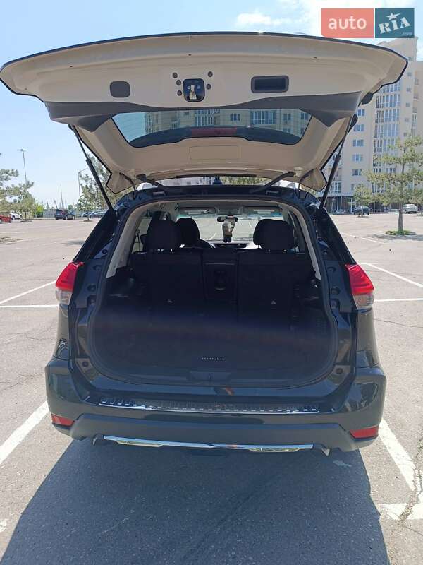 Позашляховик / Кросовер Nissan Rogue 2017 в Врадіївці