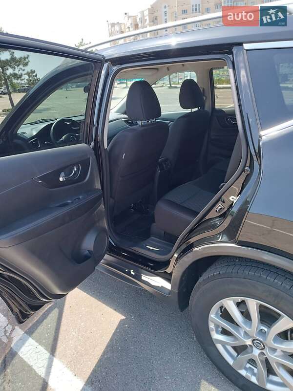 Позашляховик / Кросовер Nissan Rogue 2017 в Врадіївці