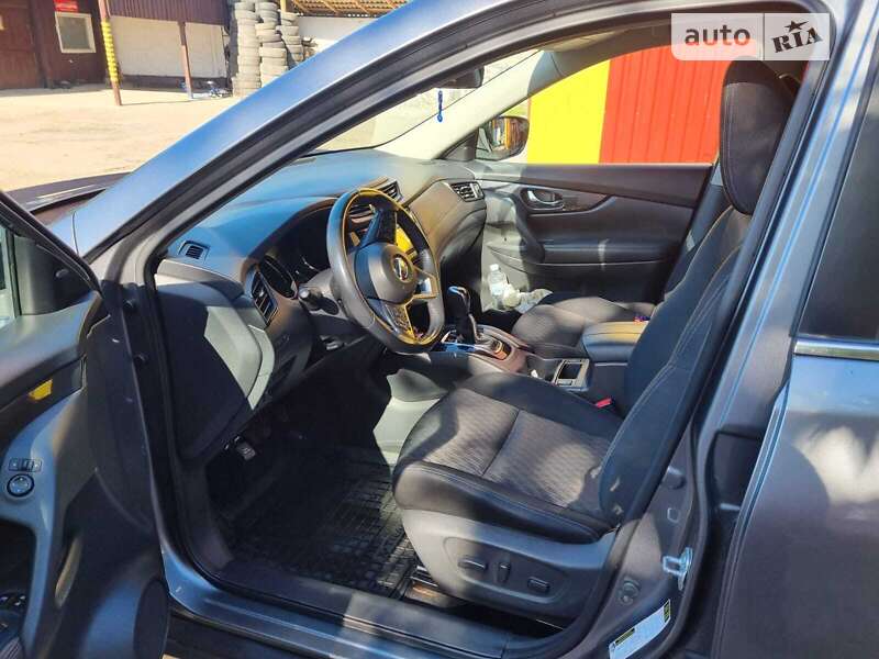 Позашляховик / Кросовер Nissan Rogue 2017 в Коростишеві