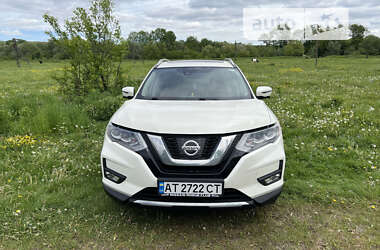 Внедорожник / Кроссовер Nissan Rogue 2017 в Бурштыне