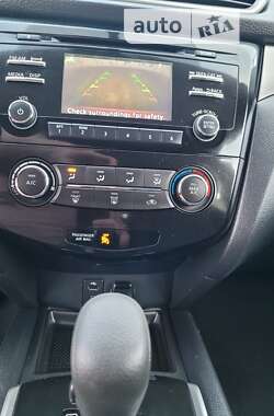 Позашляховик / Кросовер Nissan Rogue 2015 в Дубні