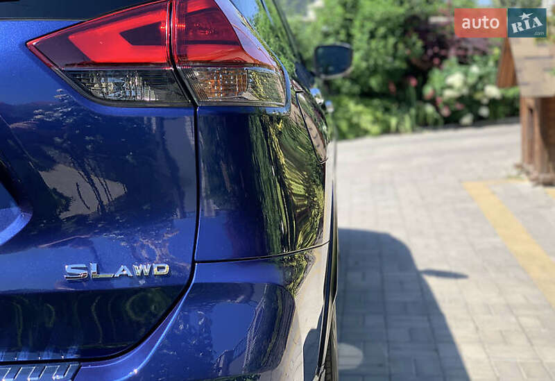 Внедорожник / Кроссовер Nissan Rogue 2017 в Ивано-Франковске