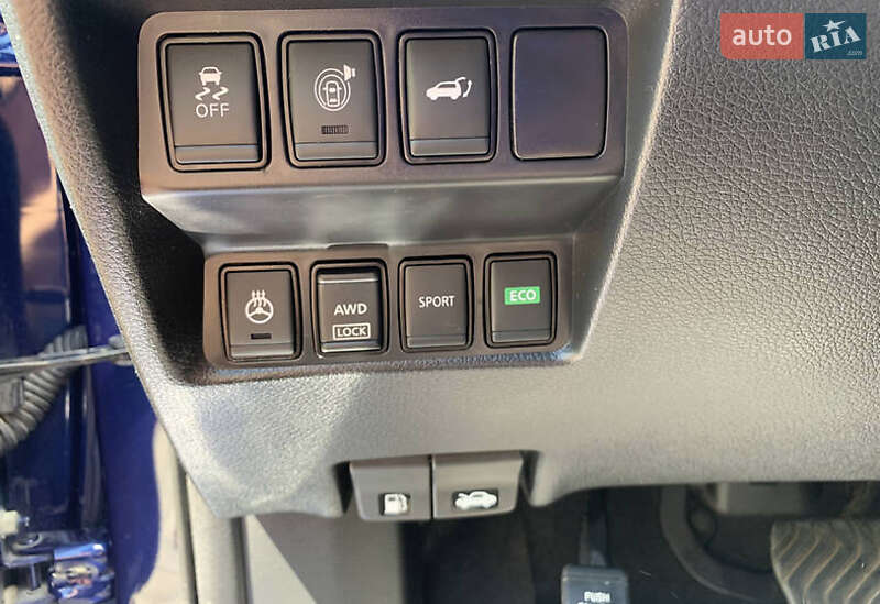 Внедорожник / Кроссовер Nissan Rogue 2017 в Ивано-Франковске