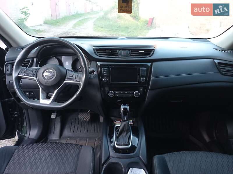 Внедорожник / Кроссовер Nissan Rogue 2017 в Прилуках