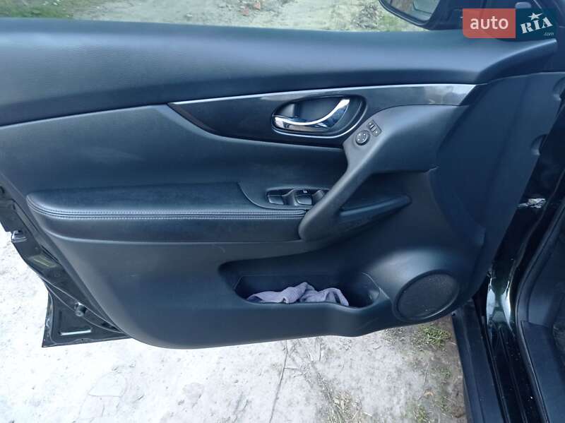 Внедорожник / Кроссовер Nissan Rogue 2017 в Прилуках