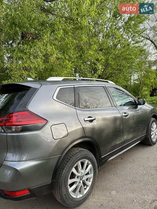 Позашляховик / Кросовер Nissan Rogue 2016 в Івано-Франківську