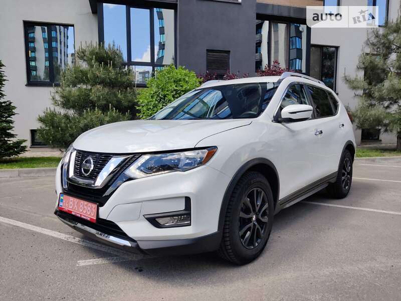 Внедорожник / Кроссовер Nissan Rogue 2019 в Киеве