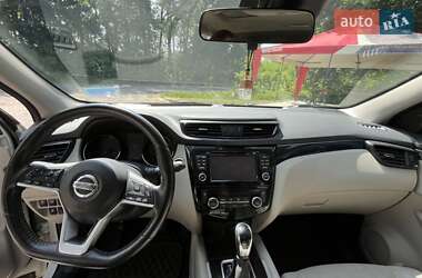 Внедорожник / Кроссовер Nissan Rogue 2017 в 