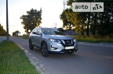 Позашляховик / Кросовер Nissan Rogue 2020 в Ромнах