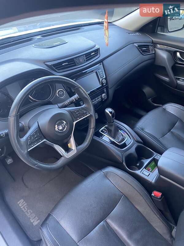 Позашляховик / Кросовер Nissan Rogue 2017 в Києві