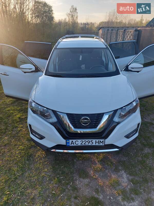 Внедорожник / Кроссовер Nissan Rogue 2017 в Ковеле
