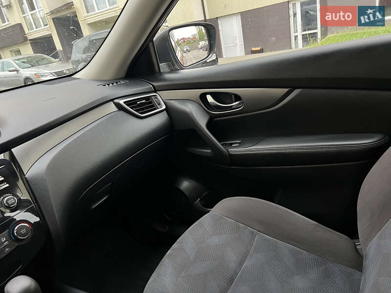Позашляховик / Кросовер Nissan Rogue 2015 в Рівному