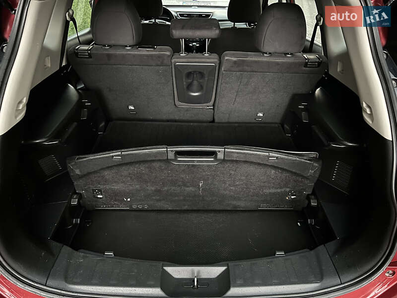 Позашляховик / Кросовер Nissan Rogue 2015 в Рівному