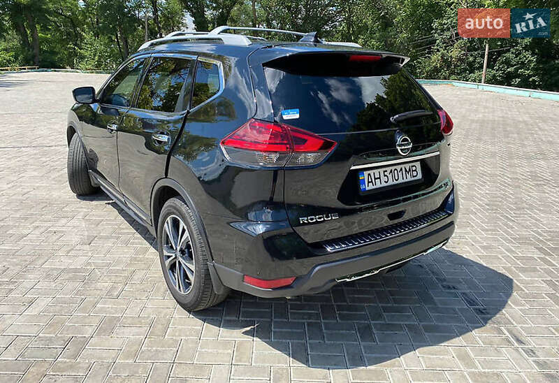 Позашляховик / Кросовер Nissan Rogue 2017 в Івано-Франківську