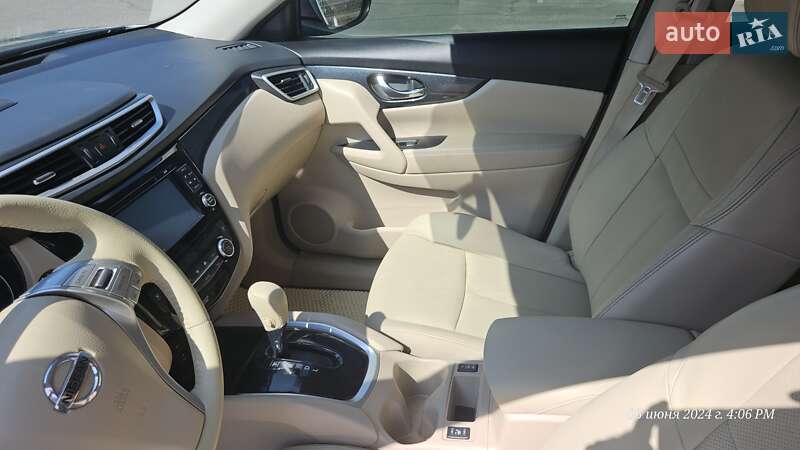 Внедорожник / Кроссовер Nissan Rogue 2014 в Виннице