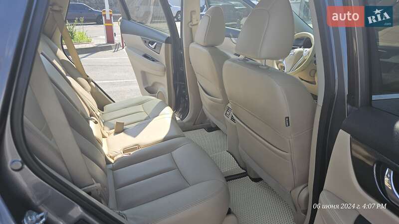 Внедорожник / Кроссовер Nissan Rogue 2014 в Виннице