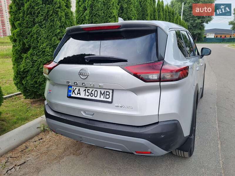 Внедорожник / Кроссовер Nissan Rogue 2023 в Киеве
