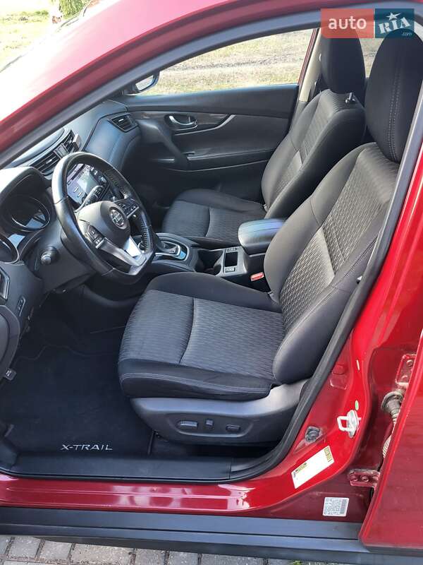 Внедорожник / Кроссовер Nissan Rogue 2017 в Каневе