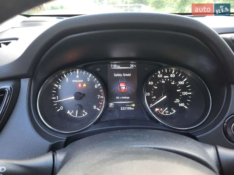 Внедорожник / Кроссовер Nissan Rogue 2017 в Каневе