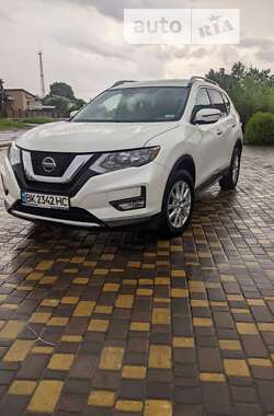 Внедорожник / Кроссовер Nissan Rogue 2019 в Дубровице