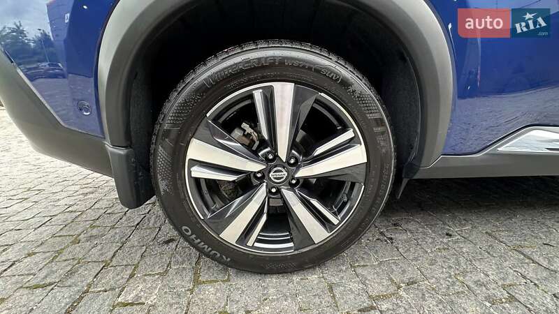 Позашляховик / Кросовер Nissan Rogue 2020 в Коростишеві