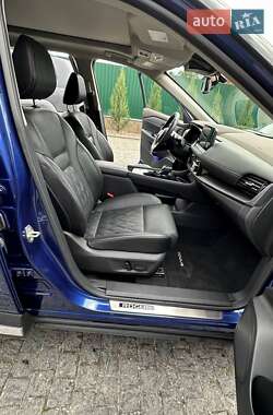 Позашляховик / Кросовер Nissan Rogue 2020 в Коростишеві