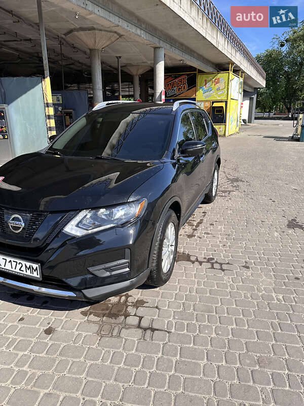 Позашляховик / Кросовер Nissan Rogue 2017 в Харкові