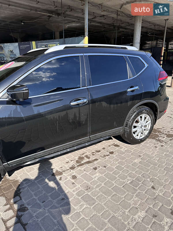 Позашляховик / Кросовер Nissan Rogue 2017 в Харкові