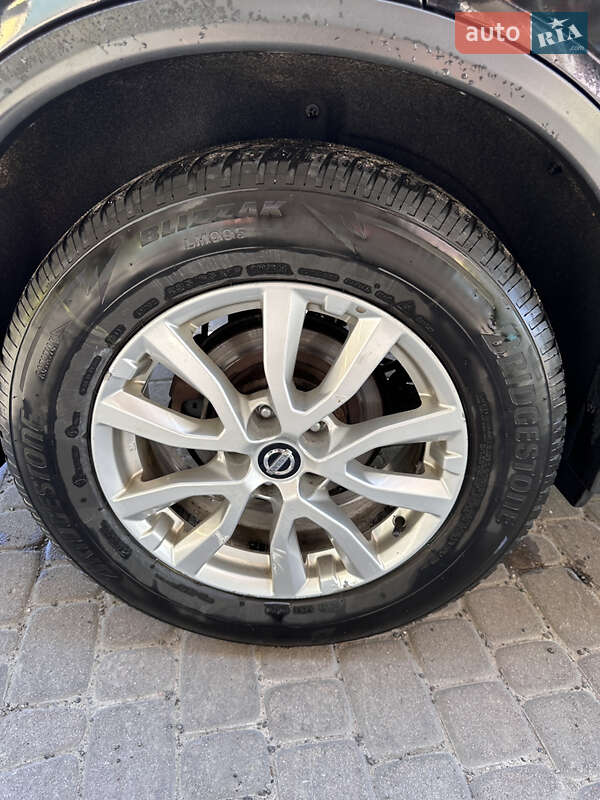 Позашляховик / Кросовер Nissan Rogue 2017 в Харкові