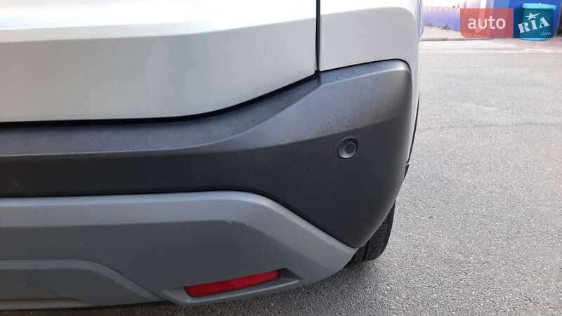 Позашляховик / Кросовер Nissan Rogue 2021 в Вишневому фото 37 Позашляховик / Кросовер Nissan Rogue 2021 в Вишневому