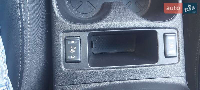 Позашляховик / Кросовер Nissan Rogue 2015 в Полтаві