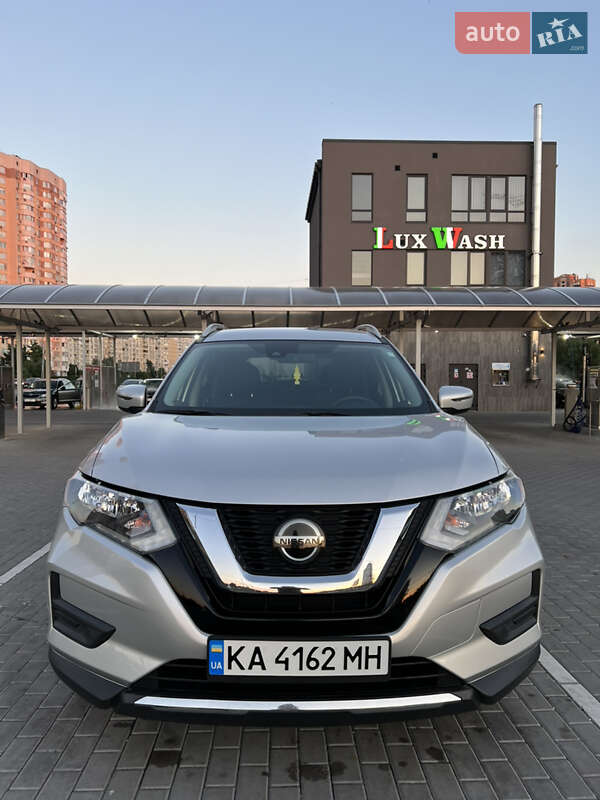 Внедорожник / Кроссовер Nissan Rogue 2019 в Киеве