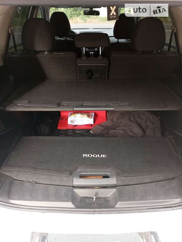 Позашляховик / Кросовер Nissan Rogue 2017 в Ужгороді