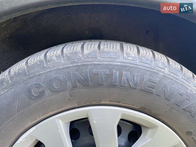 Внедорожник / Кроссовер Nissan Rogue 2015 в Киеве