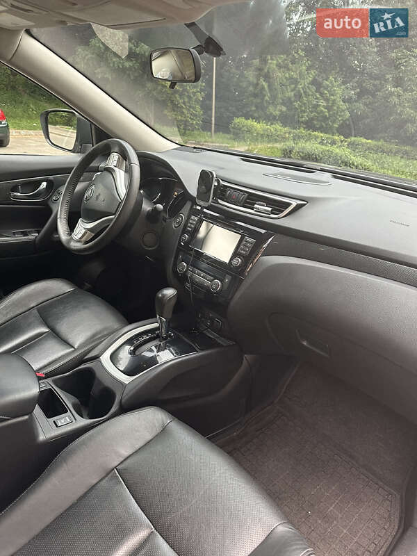 Позашляховик / Кросовер Nissan Rogue 2014 в Києві