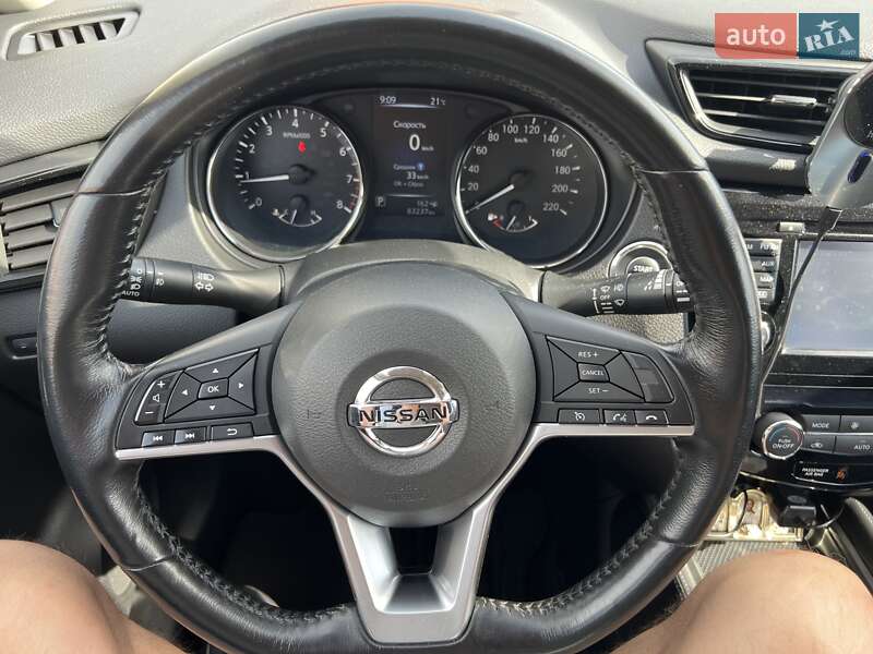 Внедорожник / Кроссовер Nissan Rogue 2017 в Чернигове