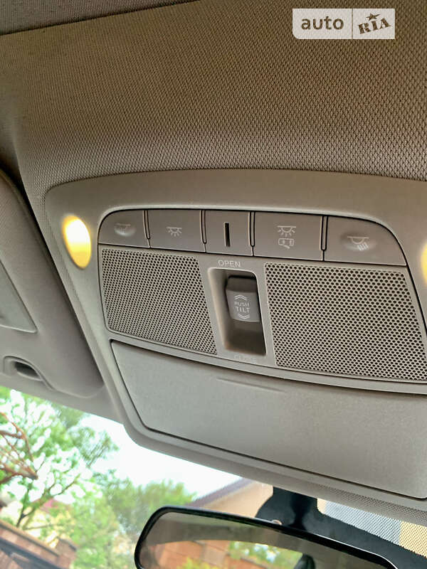 Внедорожник / Кроссовер Nissan Rogue 2014 в Ровно