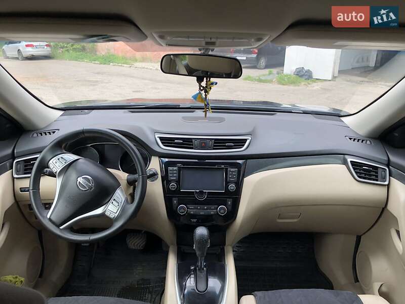 Внедорожник / Кроссовер Nissan Rogue 2015 в Ивано-Франковске