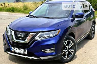 Внедорожник / Кроссовер Nissan Rogue 2017 в Львове