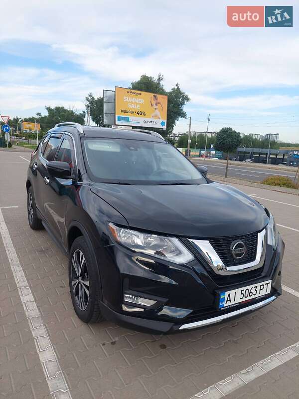 Внедорожник / Кроссовер Nissan Rogue 2019 в Вишневом