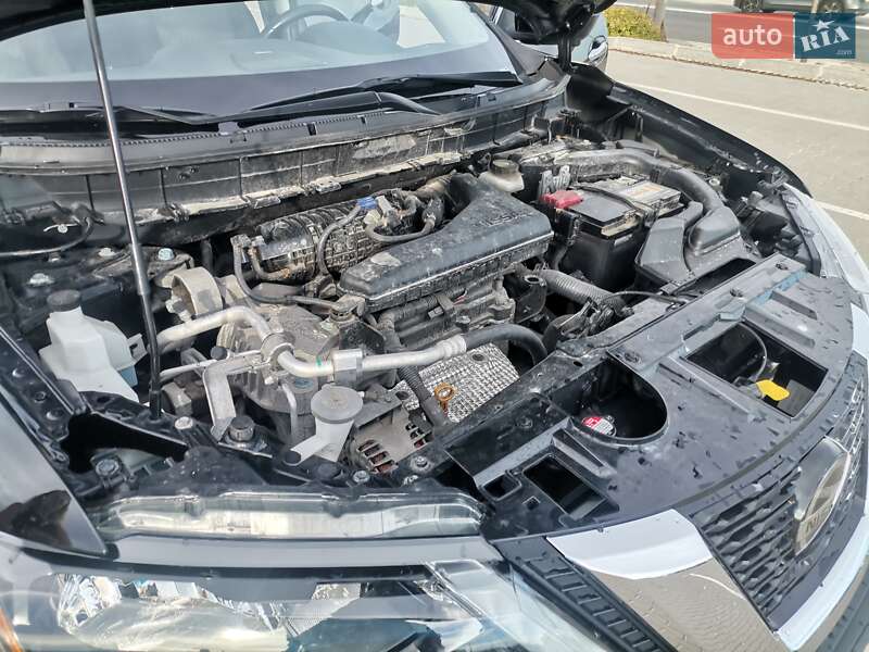 Внедорожник / Кроссовер Nissan Rogue 2019 в Вишневом