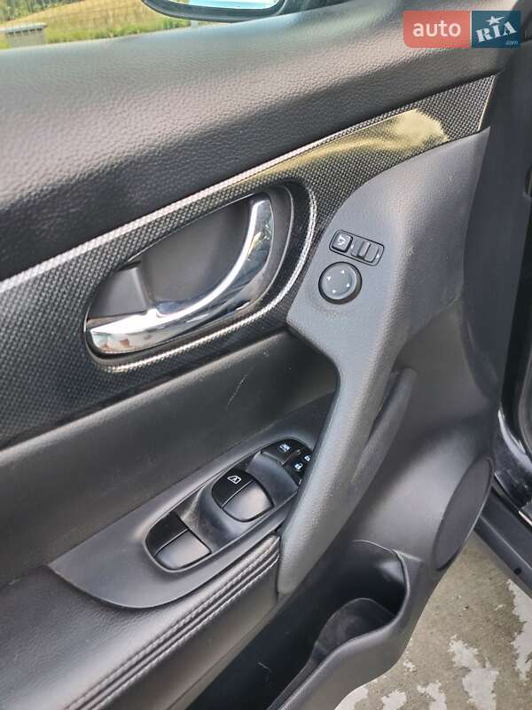 Позашляховик / Кросовер Nissan Rogue 2016 в Надвірній