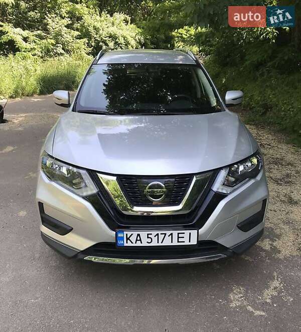 Внедорожник / Кроссовер Nissan Rogue 2017 в Житомире