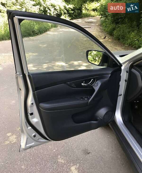 Внедорожник / Кроссовер Nissan Rogue 2017 в Житомире